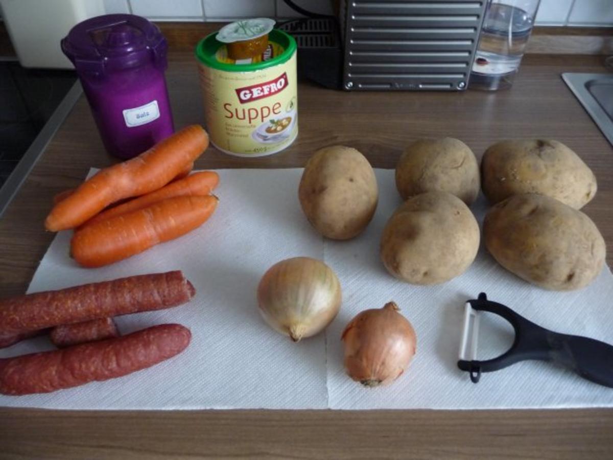 Suppen & Eintöpfe : Kartoffelsuppe mit Schwarzwälder Bauernwürstchen - Rezept - Bild Nr. 2