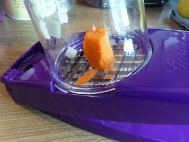 Rezept: Suppen & Eintöpfe : Kartoffelsuppe mit Schwarzwälder Bauernwürstchen Bild Nr. 11 Suppen & Eintöpfe : Kartoffelsuppe mit Schwarzwälder Bauernwürstchen - Rezept - Bild Nr. 11