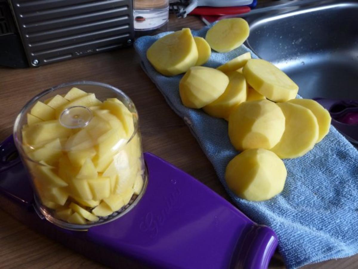 Suppen & Eintöpfe : Kartoffelsuppe mit Schwarzwälder Bauernwürstchen - Rezept - Bild Nr. 15