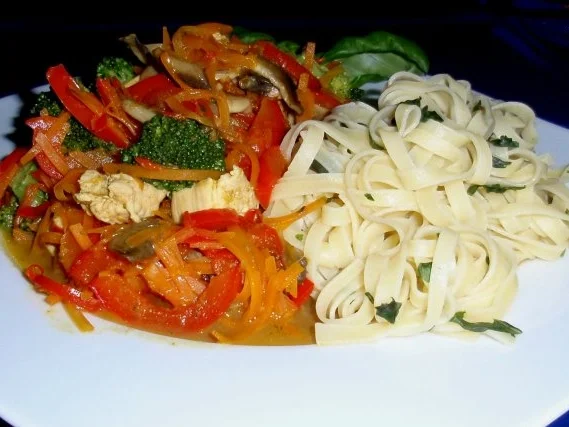 Scharfes buntes Curryhähnchen mit Fettucine - Rezept - Bild Nr. 8