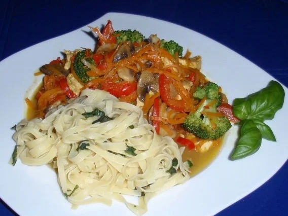 Scharfes buntes Curryhähnchen mit Fettucine - Rezept - Bild Nr. 9