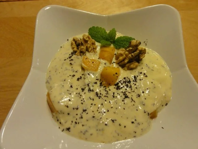 Rezept: Mango-Joghurt mit Mohn und Walnuss Mango-Joghurt mit Mohn und Walnuss - Rezept