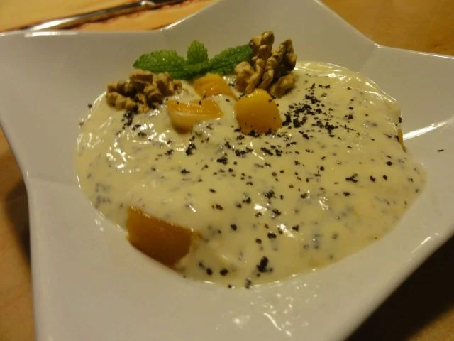 Rezept: Mango-Joghurt mit Mohn und Walnuss Bild Nr. 2 Mango-Joghurt mit Mohn und Walnuss - Rezept - Bild Nr. 2