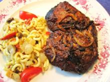 Nackensteaks in Zwiebelmarinade - Rezept