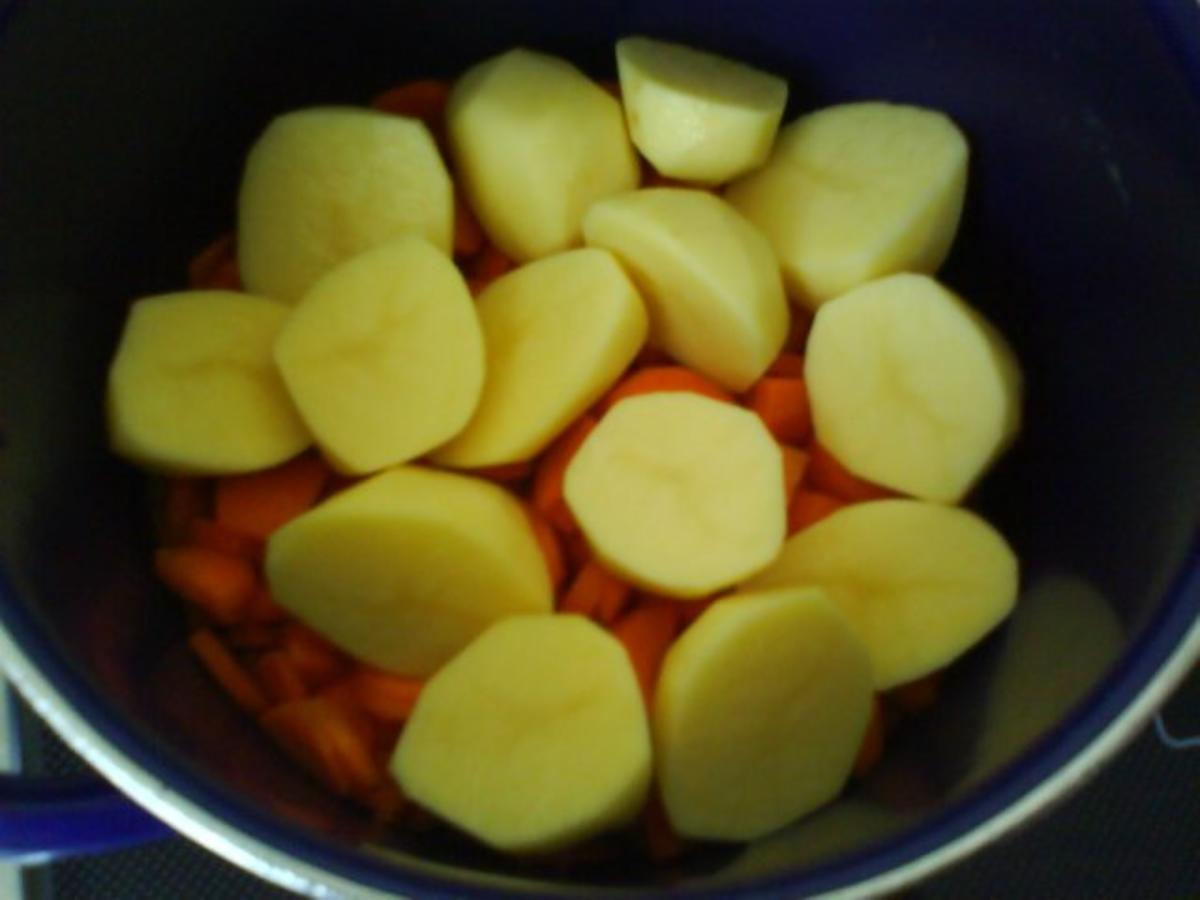 Karotten-Kartoffelpüree mit zarten Buttermöhrchen und Schnitzel Wiener Art - Rezept - Bild Nr. 9