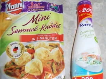 Pilzragout mit geschwenktem Rucola auf Mini-Semmelknödeln - Rezept - Bild Nr. 2