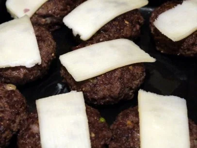 Feigen-Ziegenkäse-Bouletten auf Rahm-Wirsing - Rezept - Bild Nr. 8