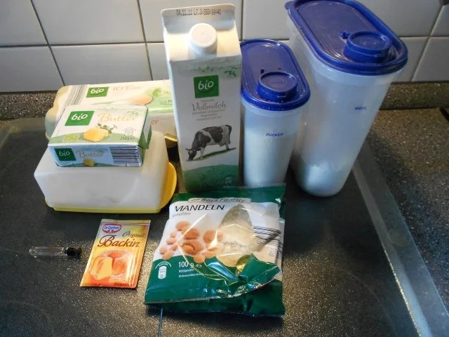 Gold in Gold Gugelhupf (Mandelsandkuchen) - Rezept - Bild Nr. 2