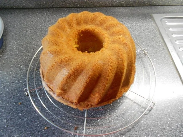 Gold in Gold Gugelhupf (Mandelsandkuchen) - Rezept - Bild Nr. 15