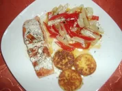 Lachs auf Mascarponeschaum und Polentatalern - Rezept