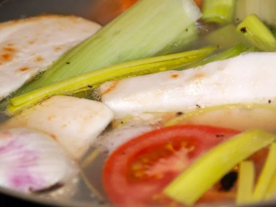 FOND DE VOLAILLE  / GEFLÜGELFOND  (GEFLÜGELBOUILLON) - Rezept - Bild Nr. 6