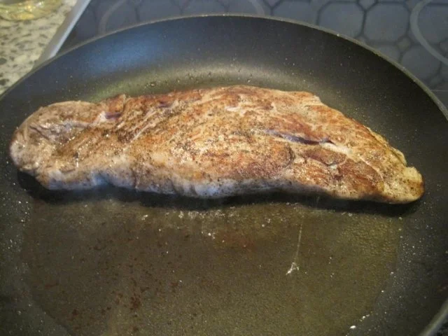 Schweinefilet auf Kartoffel-Karotten-Gratin mit Zwiebelkruste - Rezept - Bild Nr. 5