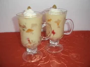 Eier-Likörcreme mit Früchten - Rezept