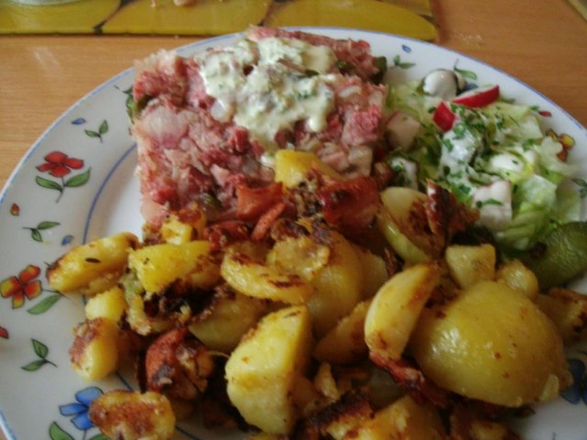 Bratkartoffeln mit Kümmelsülze und Remouladensosse - Rezept - Bild Nr. 5