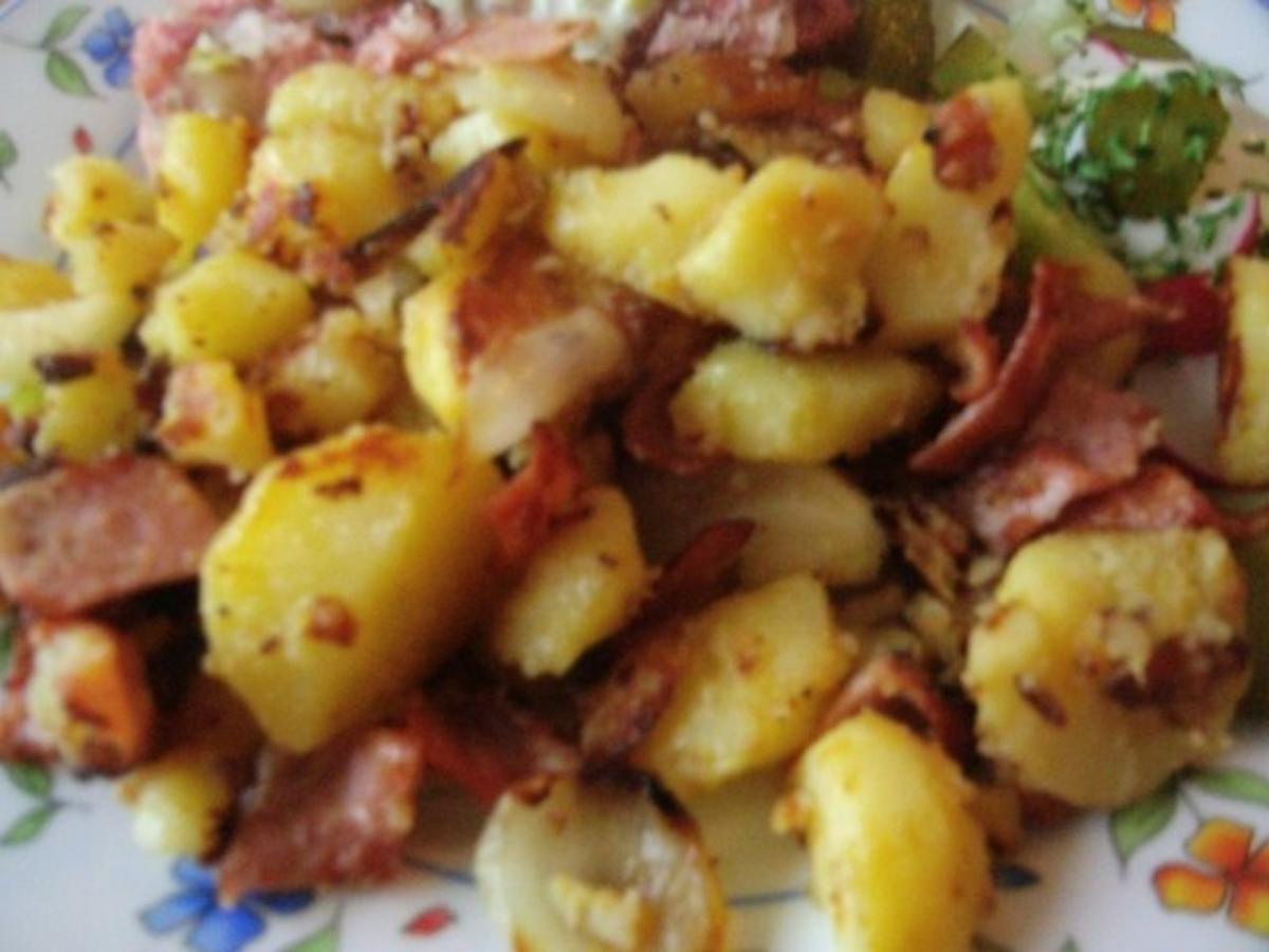 Bratkartoffeln mit Kümmelsülze und Remouladensosse - Rezept - Bild Nr. 6
