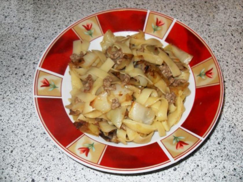 Krautnudeln Gebratene Bandnudeln Mit Braun Gebratenem Weiskraut Und Hackfleisch Rezept Mit