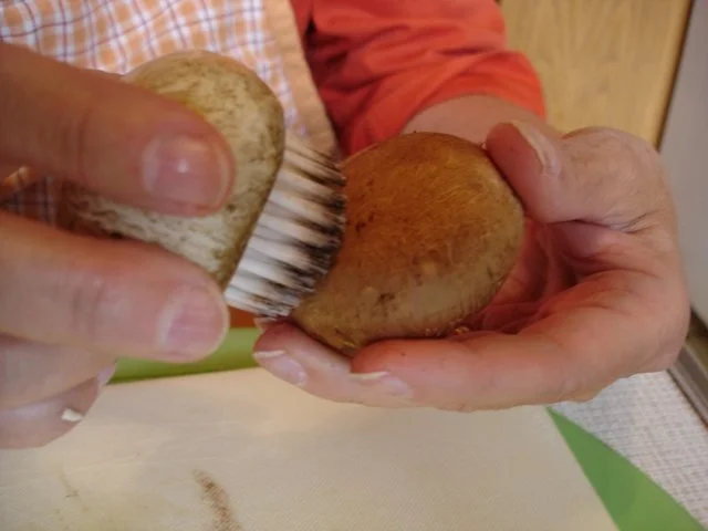 Semmelknödel mit Schwammerlsauce - Rezept - Bild Nr. 26