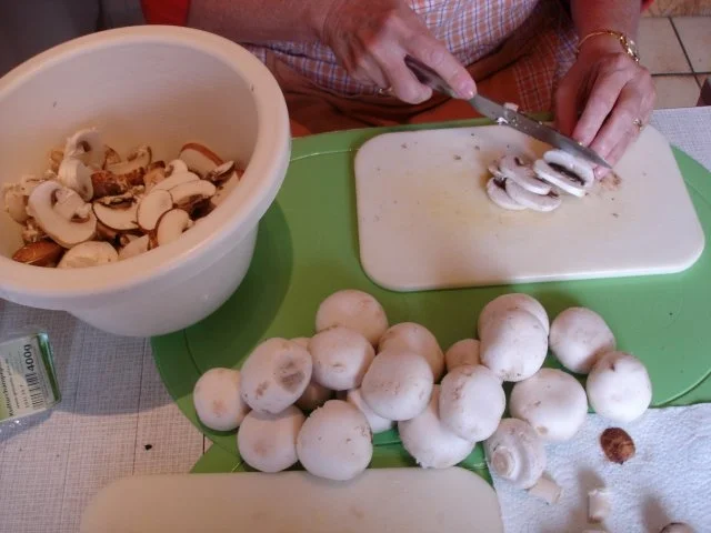 Semmelknödel mit Schwammerlsauce - Rezept - Bild Nr. 27