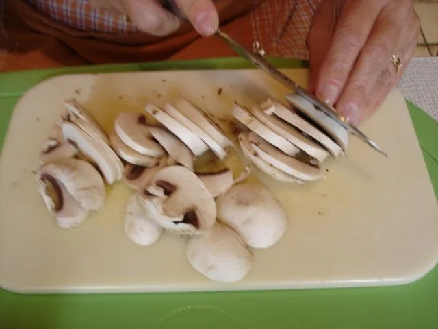 Semmelknödel mit Schwammerlsauce - Rezept - Bild Nr. 28