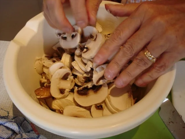 Semmelknödel mit Schwammerlsauce - Rezept - Bild Nr. 29