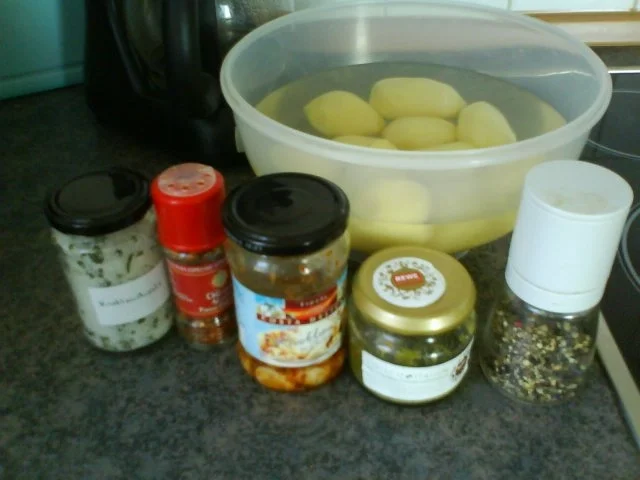 Rezept: Senfschmorgurken mit Kräuterkartoffelspalten Bild Nr. 2 Senfschmorgurken mit Kräuterkartoffelspalten - Rezept - Bild Nr. 2