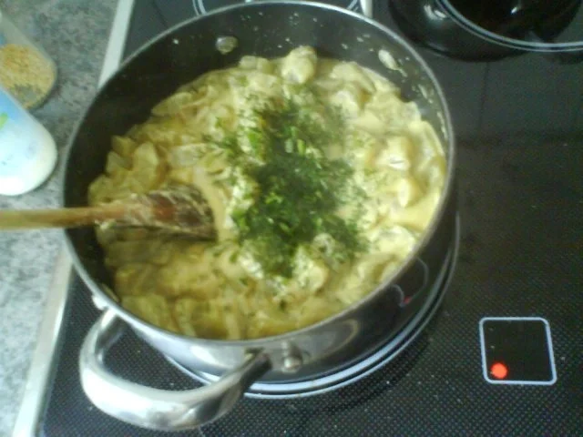 Rezept: Senfschmorgurken mit Kräuterkartoffelspalten Bild Nr. 11 Senfschmorgurken mit Kräuterkartoffelspalten - Rezept - Bild Nr. 11