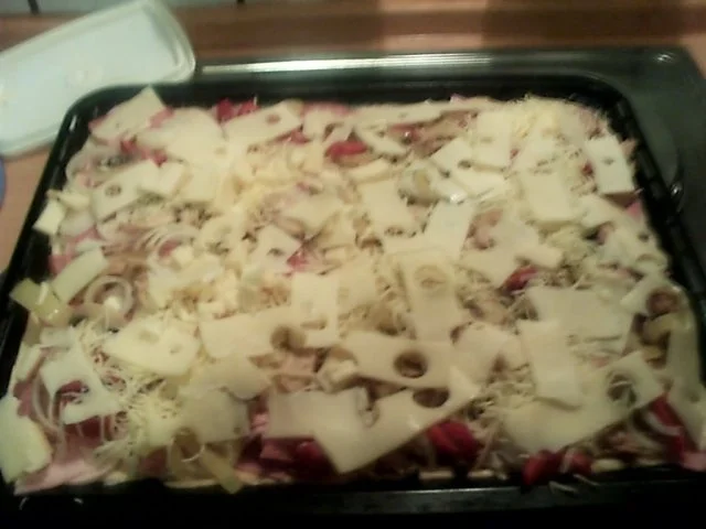 Rezept: Pizza Kunterbunt Bild Nr. 3 Pizza Kunterbunt - Rezept - Bild Nr. 3