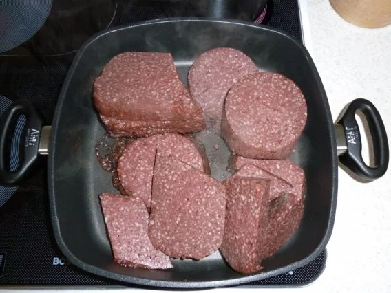 Rezept: Grützwurst mit Rahmsauerkraut und Kartoffelpüree Bild Nr. 2 Grützwurst mit Rahmsauerkraut und Kartoffelpüree - Rezept - Bild Nr. 2