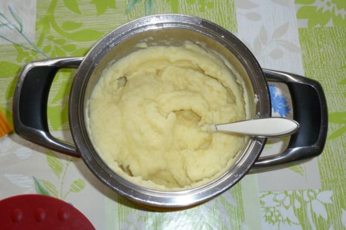 Grützwurst mit Rahmsauerkraut und Kartoffelpüree - Rezept - Bild Nr. 5