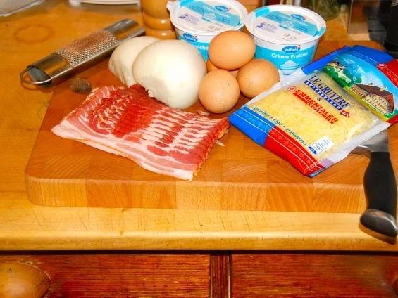 QUICHE  LORRAINE  /  LOTHRINGER  KÄSEKUCHEN - Rezept