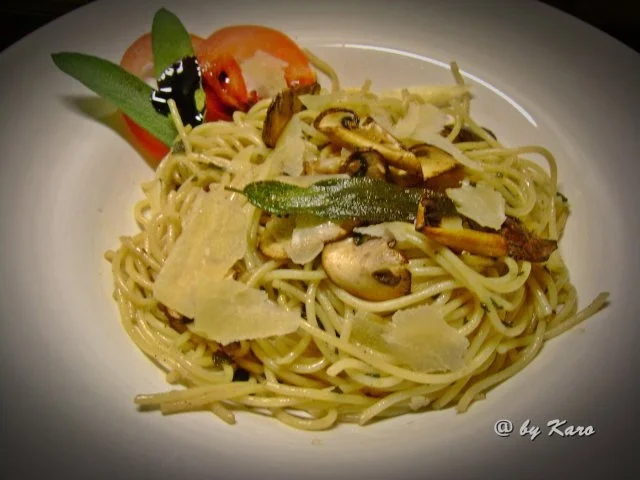 Pasta mit gebratenem Salbei und Champignon - Rezept - Bild Nr. 2