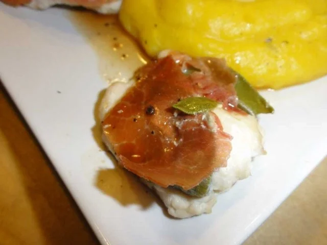 Putenschnitzelchen nach Art Saltimbocca ala romana - Rezept