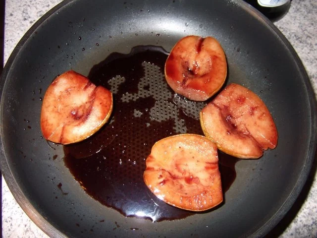 Rezept: Rotwein-Cassisbirne im Blätterteig Dieter´s Art Bild Nr. 6 Rotwein-Cassisbirne im Blätterteig Dieter´s Art - Rezept - Bild Nr. 6