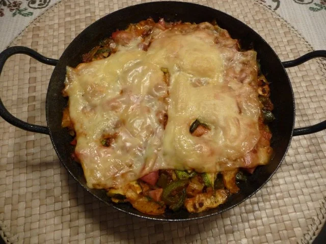 Rezept: Resteverwertung : ... überbackenes Zwiebelhackfleisch Resteverwertung : ... überbackenes Zwiebelhackfleisch - Rezept