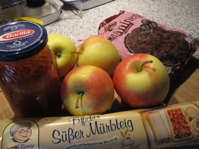 Rezept: Apfelkuchen "Ruck-Zuck" Bild Nr. 3 Apfelkuchen "Ruck-Zuck" - Rezept - Bild Nr. 3