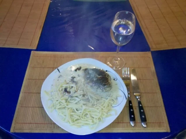 Rezept: Geflügel: Provencalisches Hähnchenbrustfilet mit Käse-Sahne-Soße und Spätzle Geflügel: Provencalisches Hähnchenbrustfilet mit Käse-Sahne-Soße und Spätzle - Rezept