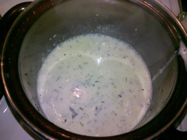 Rezept: Geflügel: Provencalisches Hähnchenbrustfilet mit Käse-Sahne-Soße und Spätzle Bild Nr. 7 Geflügel: Provencalisches Hähnchenbrustfilet mit Käse-Sahne-Soße und Spätzle - Rezept - Bild Nr. 7