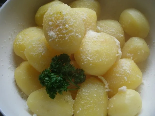 Rezept: Knoblauch- Parmesankartoffeln Knoblauch- Parmesankartoffeln - Rezept
