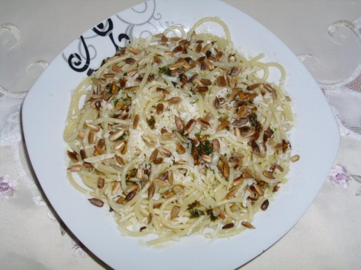 Spaghetti mit Sonnenblumenkerne - Rezept - Bild Nr. 2