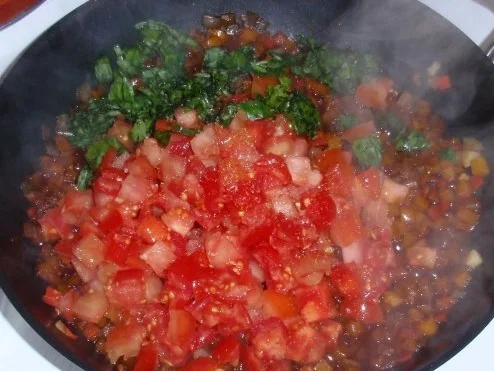 Rezept: Filet auf Tomaten-Paprikasugo und Nudeltürmchen Bild Nr. 8 Filet auf Tomaten-Paprikasugo und Nudeltürmchen - Rezept - Bild Nr. 8