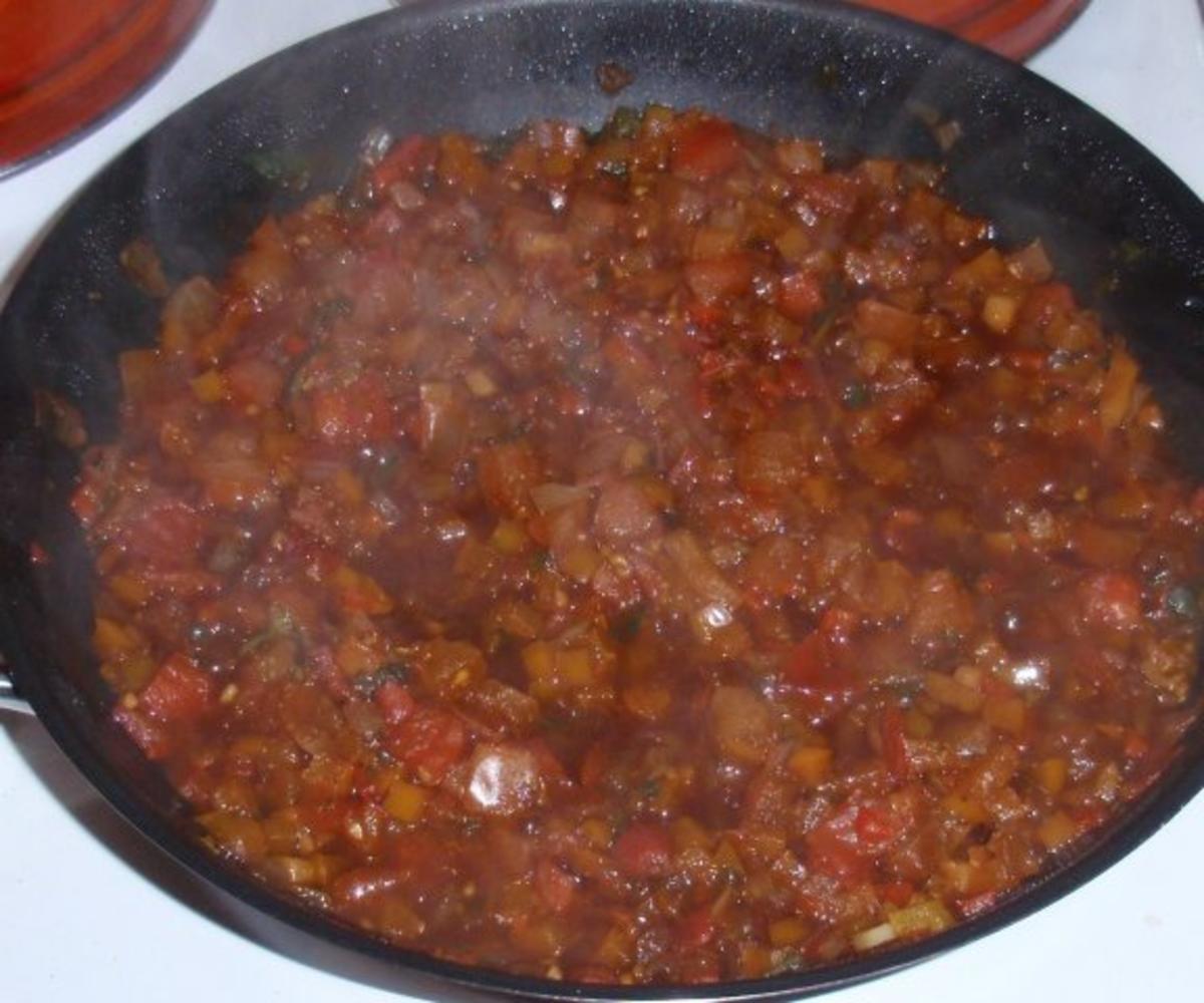 Filet auf Tomaten-Paprikasugo und Nudeltürmchen - Rezept - Bild Nr. 9