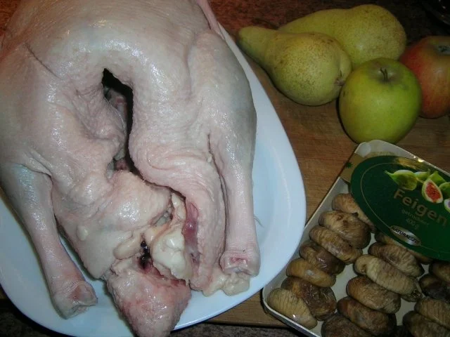 Gänsebraten an Portweinsauce mit Quitten-Rotkohl und Knödel - Rezept - Bild Nr. 7