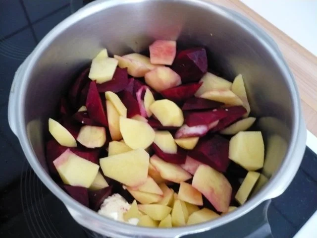 Rezept: Lachsfilet mit Rote Bete Püree Bild Nr. 4 Lachsfilet mit Rote Bete Püree - Rezept - Bild Nr. 4