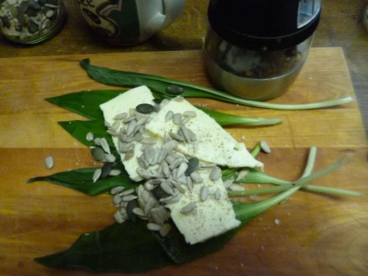 Bärlauchbutter mit Sonnenblumenkernen - Rezept - Bild Nr. 3