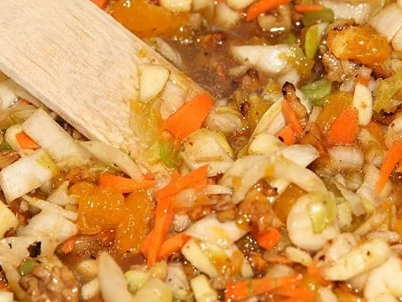 Herbstlicher Chicoreesalat - würzig-süßlich - Rezept - Bild Nr. 2