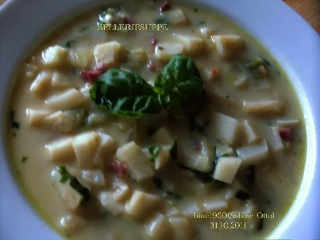 SELLERIESUPPE - Rezept