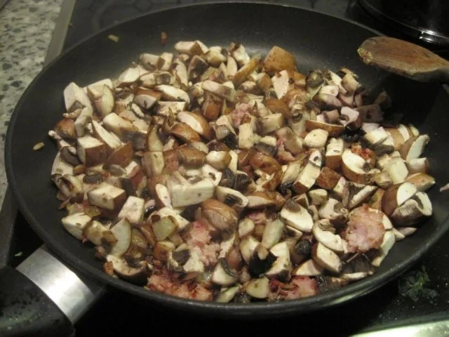 Rezept: Kasseler in Blätterteig mit Pilz-Hack-Zwiebeln Bild Nr. 4 Kasseler in Blätterteig mit Pilz-Hack-Zwiebeln - Rezept - Bild Nr. 4