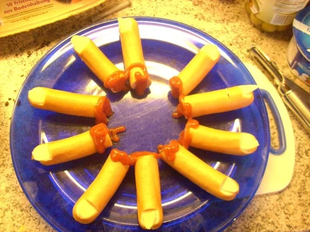 Rezept: Halloween: abgerissene Finger Bild Nr. 3 Halloween: abgerissene Finger - Rezept - Bild Nr. 3