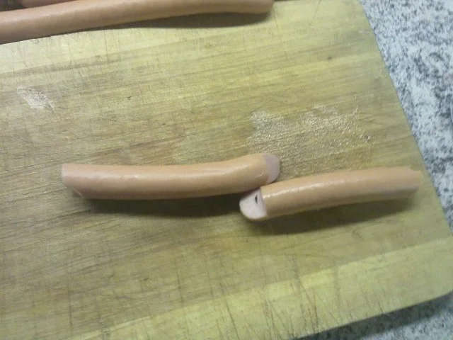 Rezept: Halloween: abgerissene Finger Bild Nr. 5 Halloween: abgerissene Finger - Rezept - Bild Nr. 5