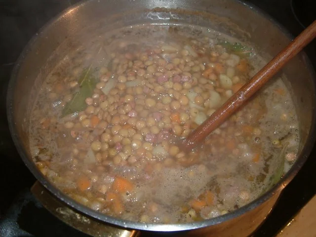 Schwäbische Linsen mit Spätzle und Saitenwürstle - Rezept - Bild Nr. 4